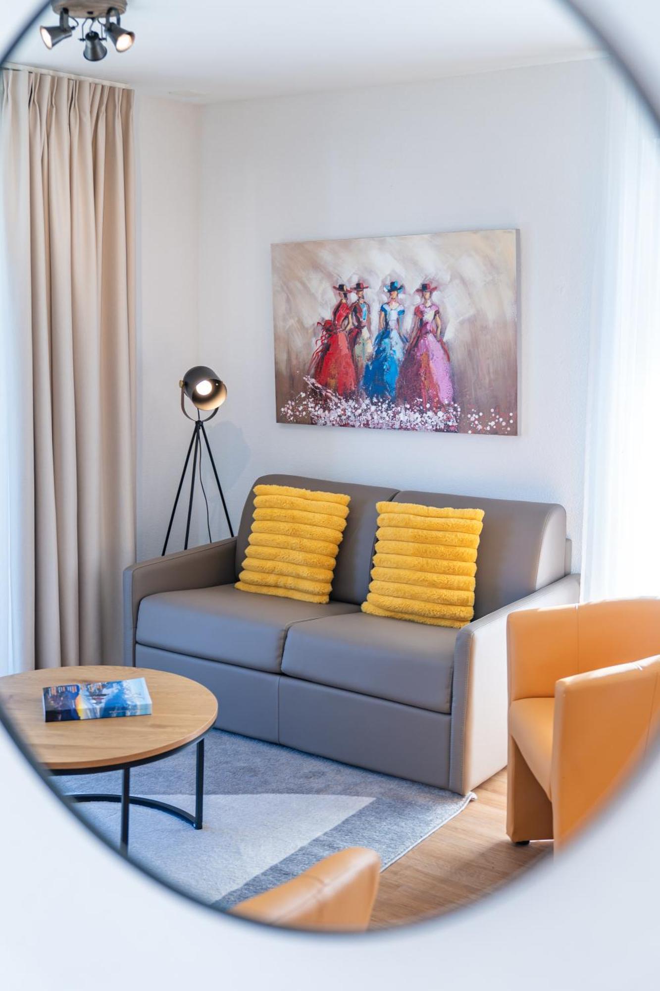 Alp Art Hotel Monthey Collombey-Muraz Buitenkant foto