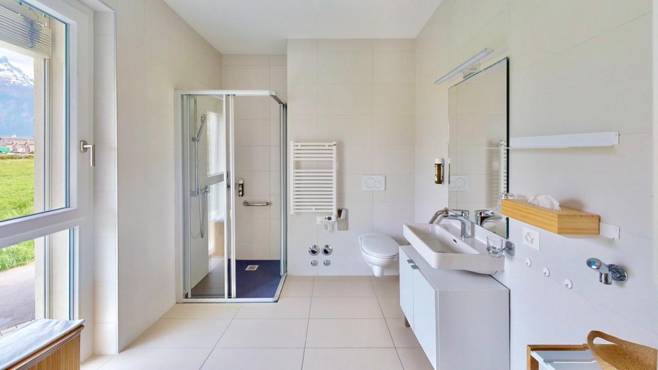 Alp Art Hotel Monthey Collombey-Muraz Buitenkant foto
