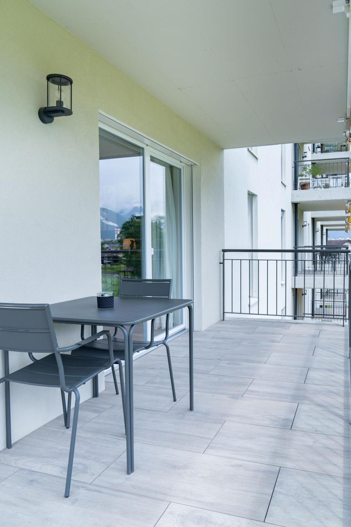 Alp Art Hotel Monthey Collombey-Muraz Buitenkant foto