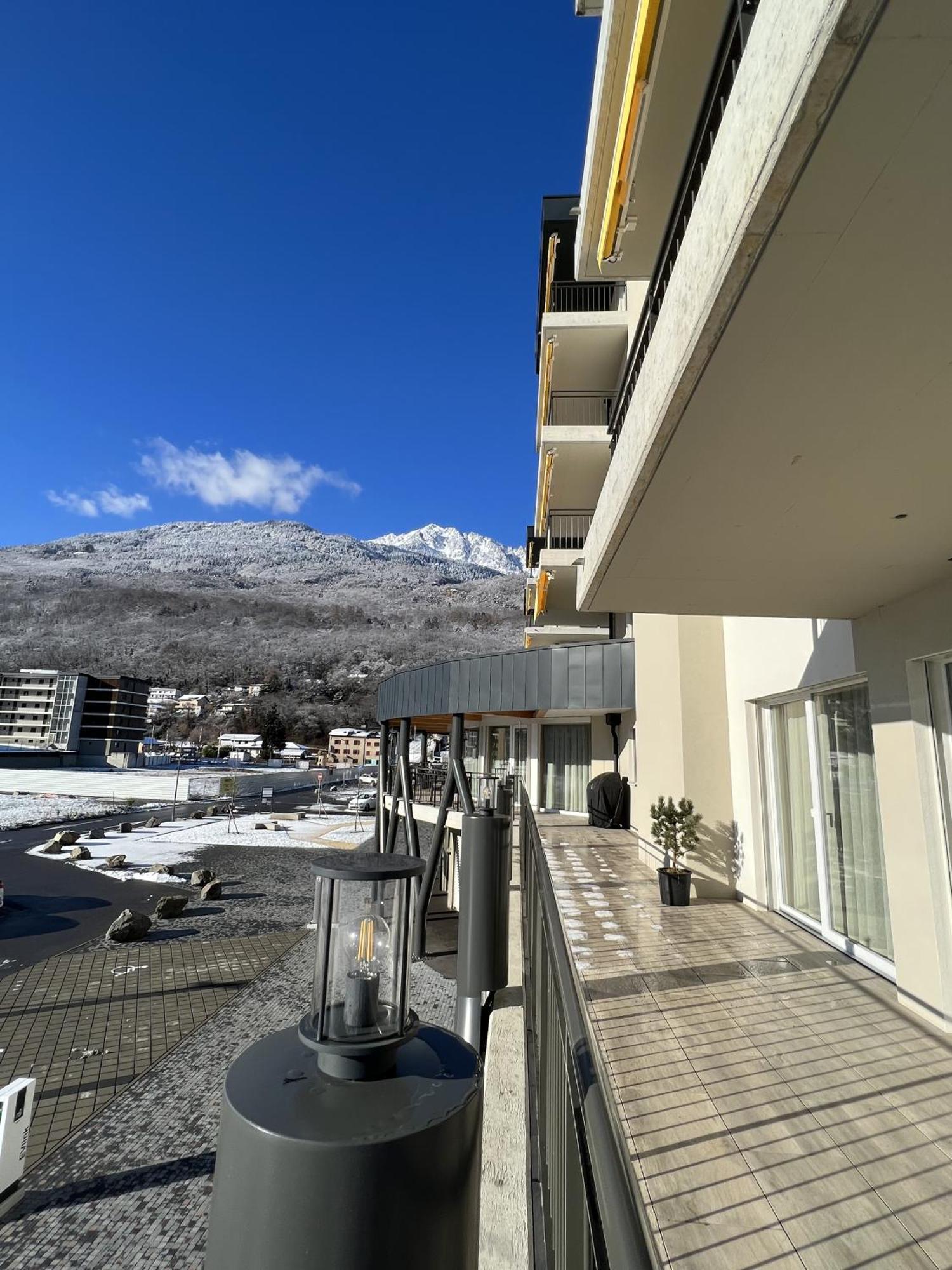 Alp Art Hotel Monthey Collombey-Muraz Buitenkant foto