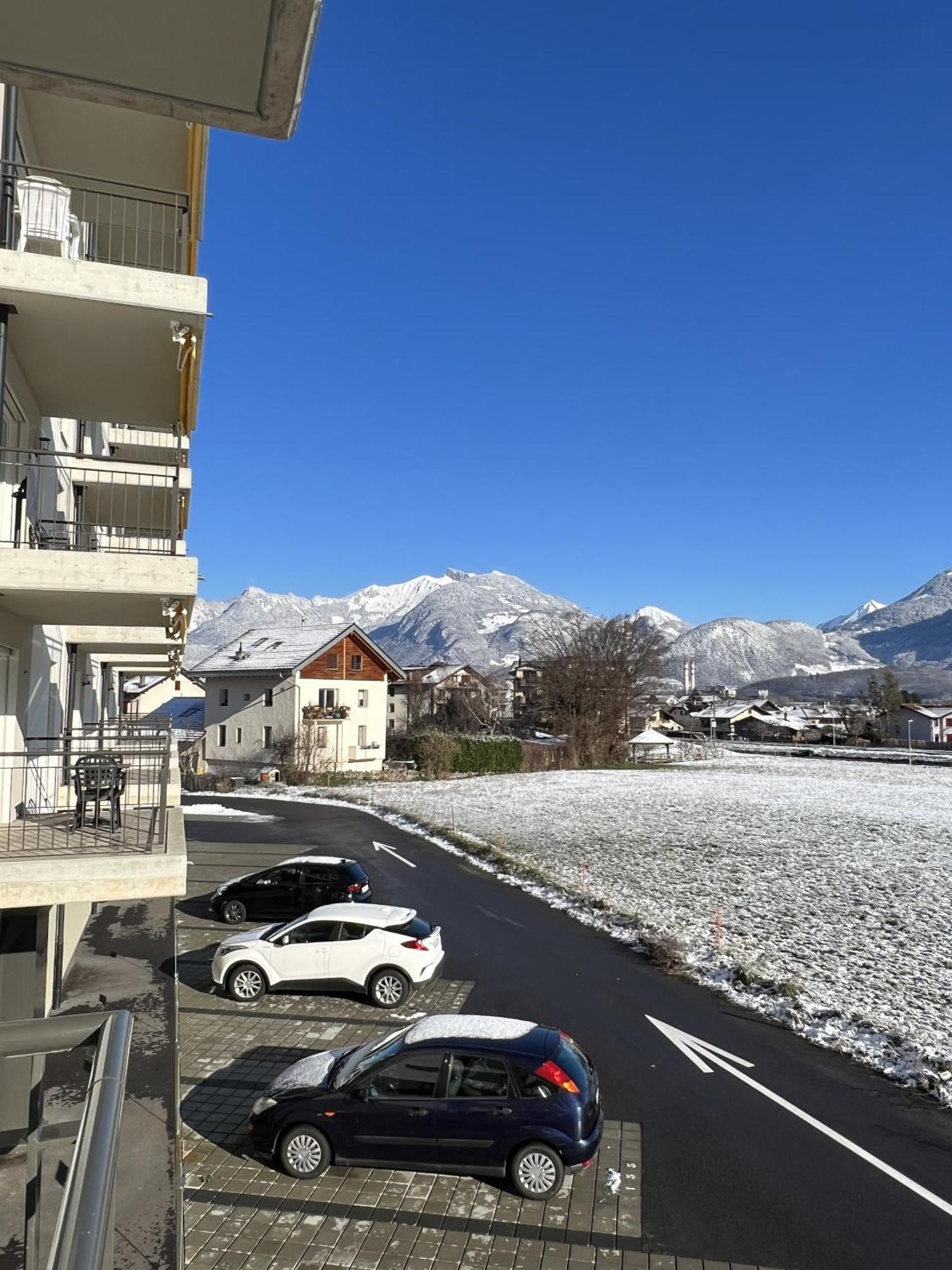 Alp Art Hotel Monthey Collombey-Muraz Buitenkant foto